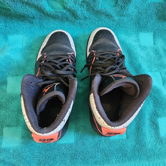 Barely worn Black Air Jordan's sz 8 women's / 6.5 youth - Picture 4 of 6